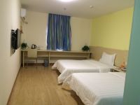 7天连锁酒店(武汉南湖湖北工业大学店) - 传统双床房