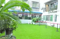 Cangxi Huifeng Hotel Hotels near Yancong Temple