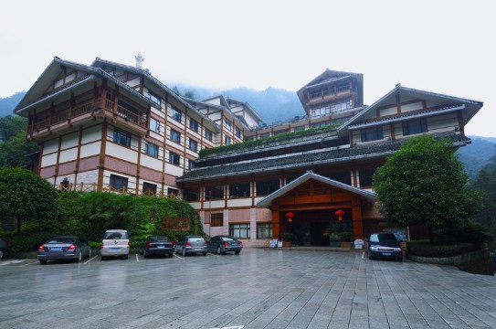 Longsheng Hot Spring Resort Hotel Overview