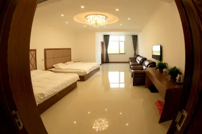 盤錦碧華池温泉ホテル レッドビーチ·ナショナル·ランドスケープ·アベニュー·ショッピングセンター周辺のホテル