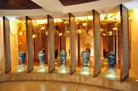 Longquan Business Hotel