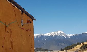 Donkey House Youth Hostel (Shangri-La Dukezong Ancient City Branch)