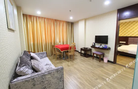 懷集德榮商務酒店