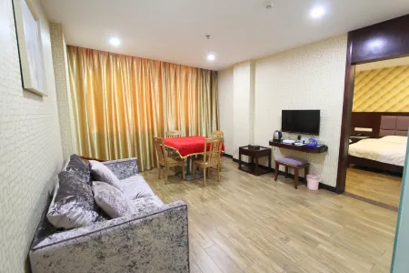 Derong Business Hotel Отели рядом с достопримечательностью «Liuzuyan»