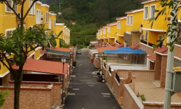 Guangzhou Hot Spring Rafting Bishuiwan New Village Villa