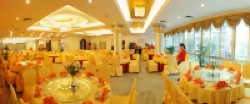 Lingui Hotel (Guilin Railway Station Elephant Trunk Mountain Park Branch)