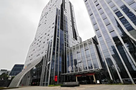 The Hotel Cairns Отели рядом с достопримечательностью «Jinyang Gymnasium»