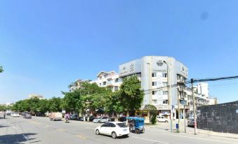 Jinhaocheng Hotel (Pengzhou Bus Station No. 1 Middle School)