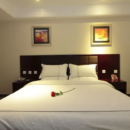 Tianyou Business Hotel (Hebi Qi Zhaoge Road)