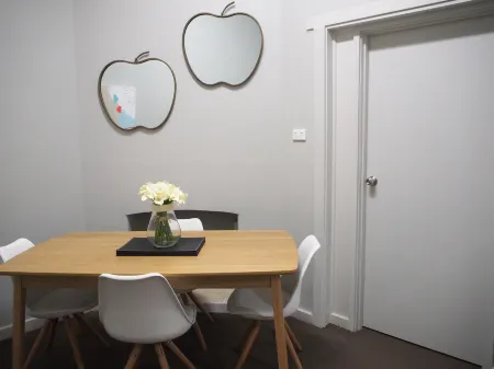 City Quarters on Brewer Отели рядом с достопримечательностью «Эдит Коуэн Юниверсити Маунт Лоли Кампус»