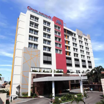 Grand Pasundan Convention Hotel Hotels in Kecamatan Bojongloa Kaler