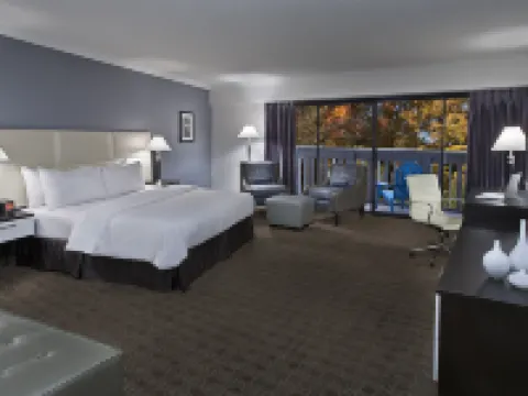 Toronto Don Valley Hotel Hotels near Danforth Ave