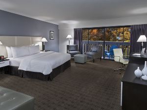 Toronto Don Valley Hotel and Suites