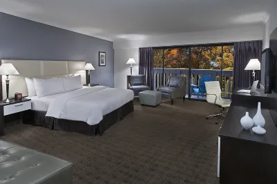 Toronto Don Valley Hotel and Suites Hotels near Carmel IPC Toronto - Malayalam Pentecostal Church in Scarborough