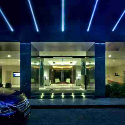 Hilton Colombo Residence Hotel Exterior