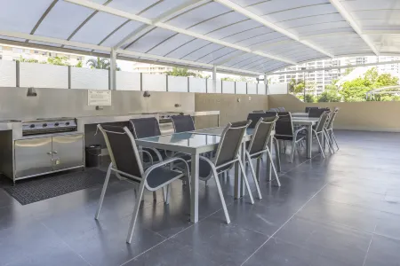 Sunbird Beach Resort Main Beach Отели рядом с достопримечательностью «Мейн Бич»