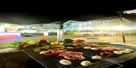 Cote Dor Hotel Отели рядом с достопримечательностью «Dangcheomuldonggul Cave»