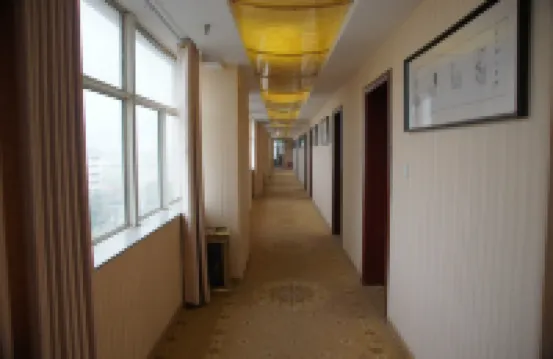 Peixian Lingyun Express Hotel