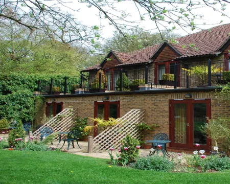 ベスト ウエスタン プラス グリムズ ダイク ホテル ハーロウのホテル