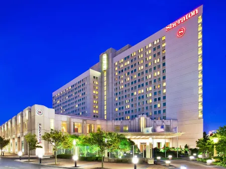Sheraton Atlantic City Convention Center Hotel Отели рядом с достопримечательностью «Hard Rock Giant Guitar»
