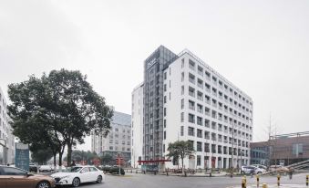 baseLITE-ZHANGJIANG Serviced Apartment