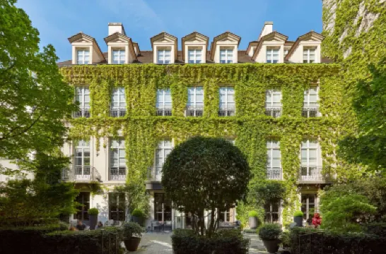 Le Pavillon de la Reine & Spa, Place des Vosges パリのホテル
