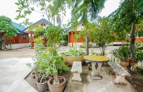 斯克西歐拉布阿129號奈達酒店