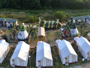 Daebudo Camping Castle Glamping Pension