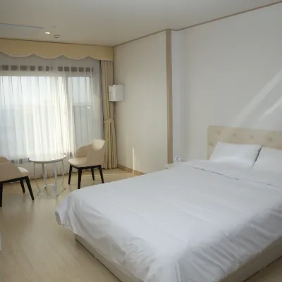 Daebudo Hotel Marina Отели рядом с достопримечательностью «Загородный клуб Island»