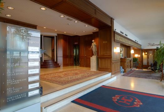 호텔 내부 전경