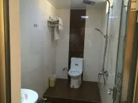 Qujing Ruixin Business Hotel - Bintang 2