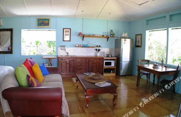 米希昂海灘-莉莉佩姿海灘小屋