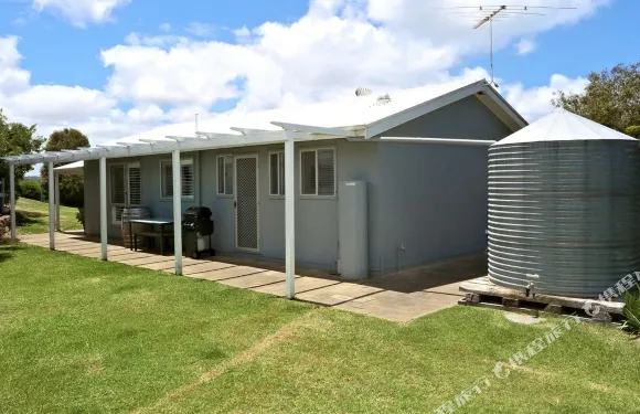 Encounter海灣Close to the Beach酒店