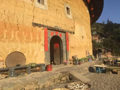 three sisters＇hotel Hotels near Tianluokeng Tulou Cluster