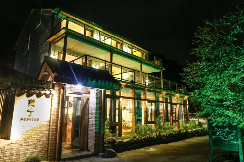 莫干山莫寧中国式旅館（庾村広場）