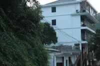Tonglu Damu Mountain Farm Stay