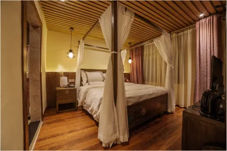 Shangri-La Flower Jinzhao Boutique Inn (Dukezong Ancient City Branch)