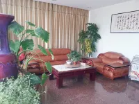 Xingyang Taihe Business Hotel