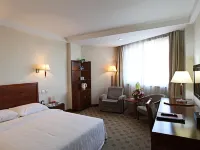 Silver Spring Tower Hotels near Cishousi Station