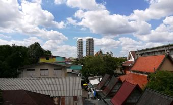 Lucky House Khaosan
