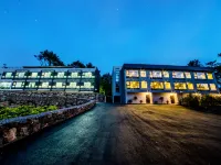 Ninespavill Hotels near Geumsungdang