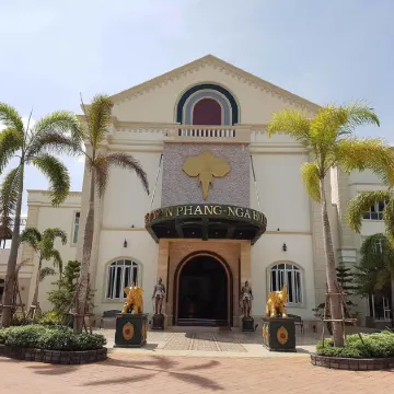 Erawan Phangnga Hotel, Natai Beach Отели в г. Такуа Тунг