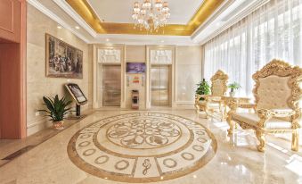 Vienna Hotel(Wuhan University of Technology Nanhu Wenzhi Street Subway Station)