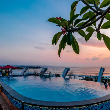 Kutabex Beachfront Hotel Hotels near Carrefour Sunset Road