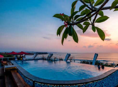 Kutabex Beachfront Hotel