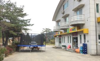Yangyang Pension House