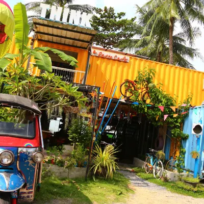 Think & Retro Cafe Lipa Noi Samui Отели рядом с достопримечательностью «Пляж Никки-бич»