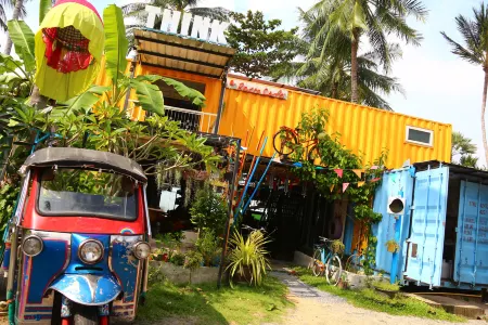 Think & Retro Cafe Lipa Noi Samui Отели рядом с достопримечательностью «Пляж Липа Ной»