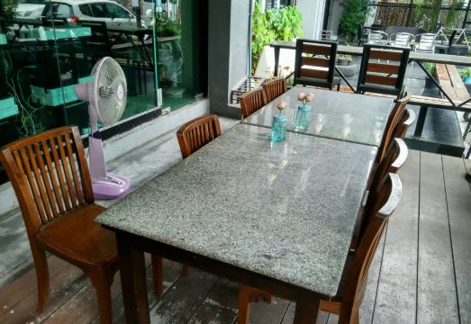 바커룸 호스텔의 아늑한 내부 이미지