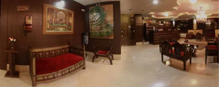 Sheikh Bahaei Hotel Отели рядом с достопримечательностью «Хашт-бехешт»